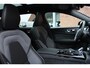 Volvo V60 T6 Plug-in hybrid AWD Plus Dark | Stoelen voor verwarmbaar | Stuurwiel verwarmbaar | Elektrisch verstelbare stoelen met memory functie | Bowers&Wilkins geluidsinstallatie | Panoramisch dak met schuif-/kantel functie | Extra getint glas achter | 360 graden camera | 18'' Lichtmetalen velgen | Adaptieve cruise control |