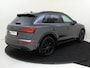 Audi Q5 55 TFSI e S edition Competition | Panoramadak | Trekhaak | 360 camera | 3-zone airco | Stoelverwarming voor- en achter | Dodehoek | Keyless | Parkeerassistent |