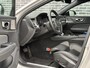Volvo V60 Plug-in Hybrid T6 AWD Plus Dark | Long Range | Trekhaak | Adaptieve Cruise Control | Harman Kardon audio | 360 camera | Nappa lederen sportstoelen | Stoel- en stuurverwarming | Voorruitverwarming |
