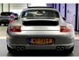 Porsche 911 3.8 Carrera S 261kW/355pk Tiptronic YOUNGTIMER! SPORT CHRONO + OPEN DAK + CRUISE + CD-WISSELAAR + PORSCHE PCM NAVIGATIE + BOSE + LEER + SPORTUITLAAT MET KLEP + BI-XENON VERLICHTING + STOELVERWARMING + PARKSENSOREN V&A + 19" LM-VELGEN!!