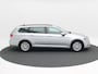 Volkswagen Passat Variant 1.5 TSi 150 Pk Automaat Comfort Business | Adaptive Cruise | Stoelverwarming | CarPlay | Achteruitrijcamera | Trekhaak | 16 Inch | 101.536 Km!!