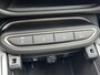 Fiat 600 54kWh 156pk Aut La Prima | Adaptive Cruise Control | Stoelverwarming | Camera | Sensoren Voor + Achter | CarPlay | Voorconditionering |