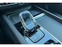 Volvo XC60 T6 Plug-in hybrid AWD Plus Black Edition | | Panoramisch schuif- /kanteldak | 360 graden camera | Head-up display | Extra getint glas | 22 inch. lichtmetalen velgen | Harman Kardon | Elektrische voorstoel met geheugenfunctie | Verwarmde voorstoelen + stuurwiel | Verwarmde achterbank | Pilot assist | Blis |