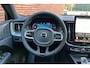 Volvo XC60 T6 Plug-in hybrid AWD Plus Black Edition | | Panoramisch schuif- /kanteldak | 360 graden camera | Head-up display | Extra getint glas | 22 inch. lichtmetalen velgen | Harman Kardon | Elektrische voorstoel met geheugenfunctie | Verwarmde voorstoelen + stuurwiel | Verwarmde achterbank | Pilot assist | Blis |