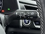 Lexus UX 250h Business Line Pro | Carplay | Stoel & Stuur verwarming | Parkeersensoren |