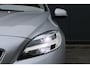Volvo V40 2.0 T3 Nordic+, Facelift, Leren bekleding, Standkachel, 17 inch LM, Cruise Control, Parkeersensoren, Led koplamp