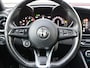 Alfa Romeo Giulia 200pk Sprint | Navigatie | Winterpack | Lederen bekleding | Achteruitrijdcamera | Electrische stoelen