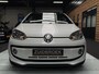 Volkswagen Up! 1.0 High up! 99DKM!! PANO!! CRUISE!! Stoelverwarming!!