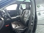 Volvo XC60 T6 Plug-in hybrid AWD Ultra Dark | Panoramadak | 360° camera | Bowers & Wilkins | Luchtvering | Head-up Display | Stoelventilatie & Verwarming | Stuurverwarming | Trekhaak