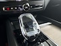 Volvo XC60 T6 Plug-in hybrid AWD Ultra Dark | Panoramadak | 360° camera | Bowers & Wilkins | Luchtvering | Head-up Display | Stoelventilatie & Verwarming | Stuurverwarming | Trekhaak