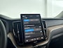 Volvo XC60 T6 Plug-in hybrid AWD Ultra Dark | Panoramadak | 360° camera | Bowers & Wilkins | Luchtvering | Head-up Display | Stoelventilatie & Verwarming | Stuurverwarming | Trekhaak