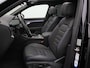 Volkswagen Touareg R 3.0 TSi 462 pk tiptronic eHybrid 4MOTION | Panoramadak | Trekhaak | Puglia leder | Head-up display | Stoelventilatie | Geheugenstoel