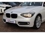 BMW 1-Serie 114i Business |PDC achter |Voorstoelen verwarmd|Apple Carplay |Glas coating