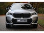 BMW X1 xDrive30e M-Sport | HUD | Pano | Harman Kardon | Adap cruise | Elektr. Trekhaak | DAB | Shadowline | Etc.