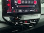 Volkswagen ID.3 First Plus 58 kWh Navigatie Apple Carplay/Android Auto Camera Parkeersensoren Adaptive Cruise Control Full LED Matrix Stoel- en stuurverwarming Lichtmetalen velgen Climate Control