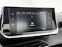 Peugeot e-208 EV Active 50 kWh 136pk | Navigatie via Apple Carplay / Android Auto | Climate Control | Cruise Control | DAB+ radio | Bluetooth | Automatisch dimlicht | Regensensor | Armsteun | Multifunctioneel stuurwiel | Lage kilometerstand |
