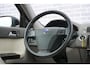 Volvo V50 2.4 Edition II | Schuif/kantel dak | Stoelverwarming | 12 mnd garantie | Leder | Parkeer sensoren achter | climtae control | Cruise control | regens sensor | All season banden |