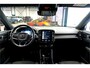 Volvo XC40 1.5 T5 193kW/262pk DCT7 Recharge R-Design HARMAN/KARDON + EL.TREKHAAK + LEER/ALCANTARA + EL.STOEL MET MEMORY + CRUISE + LANE ASSIST + NAVI SENSUS + KEYLESS ENTRY&GO + CAMERA + PARKSENSOREN V&A + 19" LM-VELGEN!!