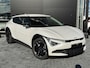 Kia EV6 Light Edition 63 kWh | Stoelverwarming | Adaptieve cruise control | Parkeersensoren | Stuurwiel verwarmd |