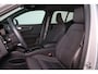 Volvo XC40 Recharge Plus - Intellisafe Assist/Surround - LED-koplampen - Google Infotainment - Verwarmbare voorstoelen - Verwarmbaar stuurwiel - Getint glas - 20' LMV - Glossy Black accenten