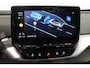 Volkswagen ID.4 City 52 kWh | Navigatie | Parkeersensoren | Stuur & stoel verwarming | LED koplampen | Smartphone intergratie | Climate control |