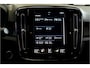 Volvo XC40 1.5 T4 Plug-in Hybrid 155kW/211pk DCT7 Ultimate Dark PANORAMADAK + HARMAN/KARDON + LEER/ALCANTARA + CRUISE + NAVI SENSUS + LANE ASSIST + EL.STOELEN + STOEL-&STUURVERWARMING + CAMERA + KEYLESS + PARKSENSOREN V&A + 19” LM-VELGEN!!