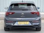 Volkswagen Golf 8.5 1.5 e-TSI Life Edition Automaat / Apple CarPlay & Android Auto / Automaat / Achteruitrijcamera / DAB / Parkeersensoren Voor + Achter / Stuur & Stoelverwarming / Adaptieve Cruise Control / Keyless Entry / Digitale Cockpit / Zwarte Lichtmetalen wielen /