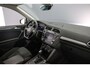 Volkswagen Tiguan R-Line 1.4 TSI 150pk DSG Automaat Trekhaak, Panoramadak, Elektrische achterklep, Adaptive cruise control, Navigatie, Parkeersensoren