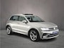 Volkswagen Tiguan R-Line 1.4 TSI 150pk DSG Automaat Trekhaak, Panoramadak, Elektrische achterklep, Adaptive cruise control, Navigatie, Parkeersensoren
