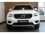 Volvo XC40 T3 Automaat Momentum | Adaptive Cruise Control | Navigatie | Stoelverwarming voor + achter | Parkeerverwarming | Parkeercamera | Parkeersensoren voor + achter | Stuurwielverwarming | Keyless Entree