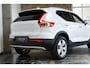 Volvo XC40 T3 Automaat Momentum | Adaptive Cruise Control | Navigatie | Stoelverwarming voor + achter | Parkeerverwarming | Parkeercamera | Parkeersensoren voor + achter | Stuurwielverwarming | Keyless Entree