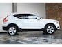 Volvo XC40 T3 Automaat Momentum | Adaptive Cruise Control | Navigatie | Stoelverwarming voor + achter | Parkeerverwarming | Parkeercamera | Parkeersensoren voor + achter | Stuurwielverwarming | Keyless Entree