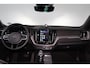 Volvo XC60 T6 Recharge AWD Plus Black Edition - Luchtvering - Panorama/schuifdak - IntelliSafe Assist & Surround - 360º Camera - Bowers & Wilkins audio - Adaptieve LED koplampen - Verwarmde voorstoelen, stuur & achterbank - Parkeersensoren voor & achter - Elektr. bedienb. voorstoelen met geheugen - Draadloze tel. lader - Extra getint glas - Elektr. inklapbare trekhaak - 21' LMV