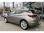 Opel Astra 105 PK Online Edition Trekhaak | Lichtmetalen velgen met all weather banden | parkeersensoren V + A