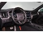 Volvo XC60 T5 R-Design - Harman/Kardon audio - Adaptieve LED koplampen - Parkeercamera achter - Verwarmde voorstoelen - Parkeersensoren voor & achter - Elektr. bedienb. bestuurdersstoel met geheugen - Cruise control - Extra getint glas - 19' LMV