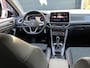 Volkswagen T-Roc TSI DSG 1.5 TSI DSG STYLE , NAVIGATIE , AFN TREKHAAK , ACC CRUISE CONTROL , PDC , CLIMAAT AIRCO , VIRTUALCOKPIT PRO , PRAVACY GLASS , IQ-LIGHT , LANE ASSIST , APPEL CARPLAY , 17 INCH LM MET ALL SEASON .
