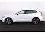 Volvo XC60 T6 Recharge AWD Plus Bright - Panorama/schuifdak - IntelliSafe Assist & Surround - 360º Camera - Harman/Kardon audio - Adaptieve LED koplampen - Verwarmde voorstoelen, stuur & achterbank - Parkeersensoren voor & achter - Elektr. bedienb. voorstoelen met geheugen - Draadloze tel. lader - Extra getint glas - 19' LMV