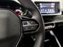 Peugeot 208 1.2 PureTech Deluxe (APPLE CARPLAY, GROOT NAVI, GETINT GLAS, LANE ASSIST, SPORTSTOELEN, START/STOP, NIEUWE APK, NIEUWSTAAT)