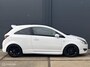 Opel Corsa 1.4-16V Cosmo 3 deurs - OPC LINE - EL. PANORAMADAK - AIRCO - CRUISE CONTROLE - PARKEERSENSOREN - 17" LM VELGEN - SPORTSTOELEN - NL AUTO - NAP -