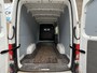 Volkswagen Crafter 35 2.0 TDI 141 PK Euro 6 L3H3 Nieuwe apk/Automaat/CarPlay/trekhaak/cruise control