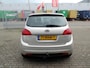 Kia Venga 1.4 CVVT X-ecutive HOOG ZIT