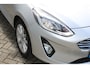 Ford Fiesta 1.0-100pk EcoBoost Titanium 5drs. Uiterst nette, luxe en zuinige Ford Fiesta. Voalautm. airco, Cruise control, Navigatie, LM wielen, Metallic lak, Parkeersensoren achter, Telefoonvoorb., Lane assist etc.