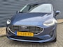 Ford Fiesta 1.0 EcoBoost Hybrid Titanium | Parkeersensoren | Keyless Entry | Stoel en Stuurverwarming | Voorruitverwarming | Navigatie via Apple Carplay of Android Auto |