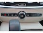 Volvo V60 T6 Recharge AWD Essential - Intellisafe Assist/Surround - Lederen bekleding - Verwarmbare voorstoelen - Verwarmbaar stuurwiel - Verwarmbare achterbank - Parkeercamera achter - Parkeersensoren v/a - Exterior Styling Kit - 19' LMV - Getint glas