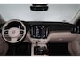 Volvo V60 T6 Recharge AWD Essential - Intellisafe Assist/Surround - Lederen bekleding - Verwarmbare voorstoelen - Verwarmbaar stuurwiel - Verwarmbare achterbank - Parkeercamera achter - Parkeersensoren v/a - Exterior Styling Kit - 19' LMV - Getint glas