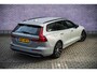Volvo V60 2.0 T6 Plug-in hybrid AWD Plus Dark Adaptieve cruisecontrol | BLIS | Stoel-sturrwiel- en achterbankverwarming | Semi elektrisch bedienbare trekhaak | 360 graden Camera | Harman Kardon audio | Elektrisch verwarmbare voorruit