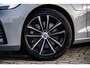 Volvo V60 2.0 T6 Plug-in hybrid AWD Plus Dark Adaptieve cruisecontrol | BLIS | Stoel-sturrwiel- en achterbankverwarming | Semi elektrisch bedienbare trekhaak | 360 graden Camera | Harman Kardon audio | Elektrisch verwarmbare voorruit
