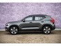 Volvo XC40 B4 Aut. Plus Dark | Trekhaak | Google | Dodehoekdetectie | Adaptieve Cruise Control | Stoel + stuurverwarming | 19" LM | Verwarmbare voorruit |
