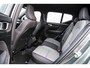 Volvo XC40 B4 Aut. Plus Dark | Trekhaak | Google | Dodehoekdetectie | Adaptieve Cruise Control | Stoel + stuurverwarming | 19" LM | Verwarmbare voorruit |