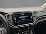 Volkswagen T-Roc Sport 1.5 TSI 150pk Trekhaak, Panoramadak, Adaptive cruise control, Navigatie, Parkeersensoren, App connect, LED koplampen, DAB, Radio